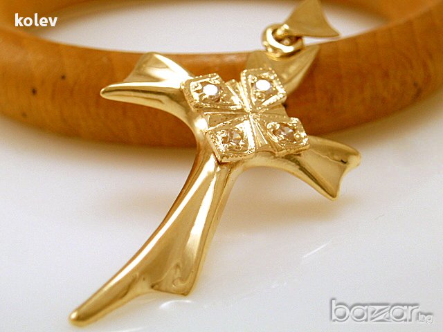 Много красив и стилен Златен кръст -каре- 3.28 грама , снимка 2 - Колиета, медальони, синджири - 13309803