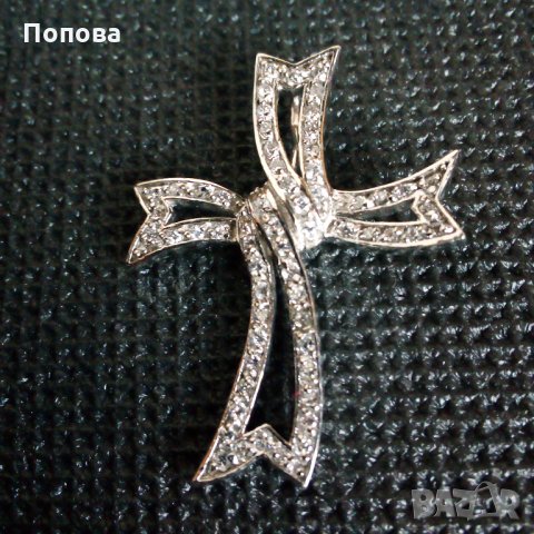 Стилен  сребърен кръст с циркони