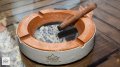 Ръчно изработен пепелник от дърво, снимка 1 - Портфейли, портмонета - 21620179