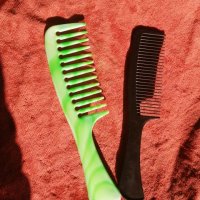 Нов комплект от 2 броя гребени за коса с широки и тесни зъбци в черно и зелено, снимка 9 - Аксесоари за коса - 21577378