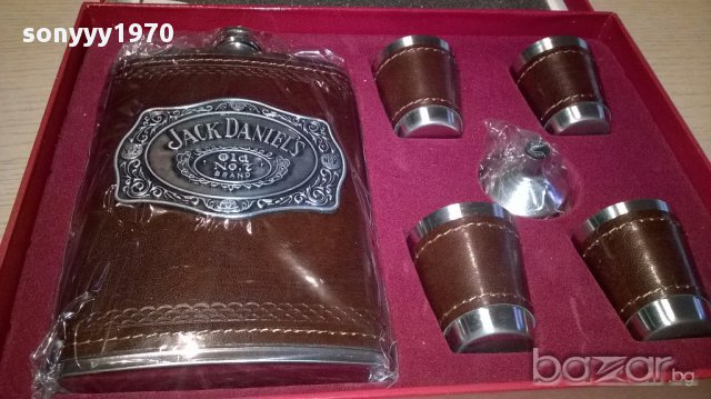 Jack daniels нов подаръчен комплект-24/18/4см-внос швеицария, снимка 10 - Антикварни и старинни предмети - 16341229