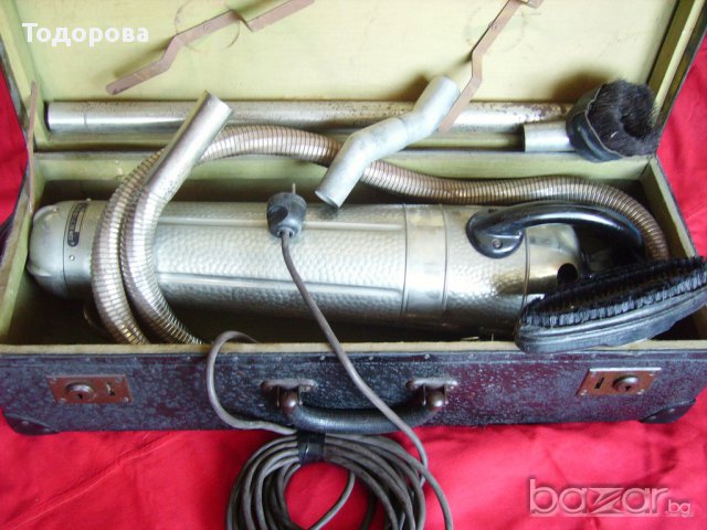 Продавам стара довоенна прахосмукачка в оригинален куфар.., снимка 7 - Антикварни и старинни предмети - 11570328