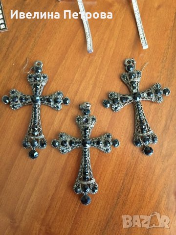 Различни обеци и висулки с кръстчета, снимка 3 - Бижутерийни комплекти - 21575682