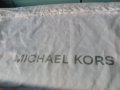 Бяла торба за дрехи Michael Kors