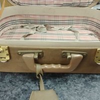 Стар куфар с ключ, снимка 5 - Антикварни и старинни предмети - 21376755