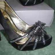 Черни обувки с  декорация , снимка 5 - Дамски обувки на ток - 10663510