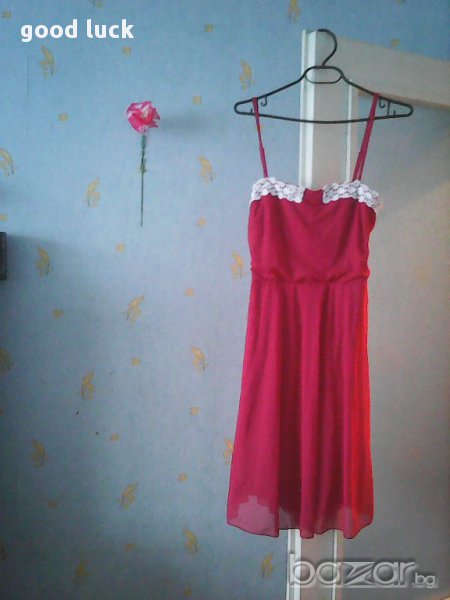 Продавам красива рокля размер М (става и за л),за 25лв., снимка 1