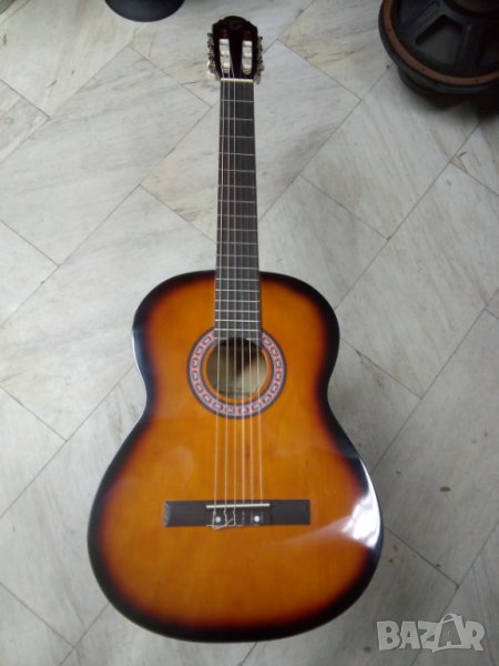 Класическа китара 4/4 CONSTATINOPOL с калъф, снимка 1