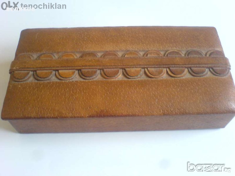 бижутерийна кутия стара ръчна изработка естествена кожа, снимка 1