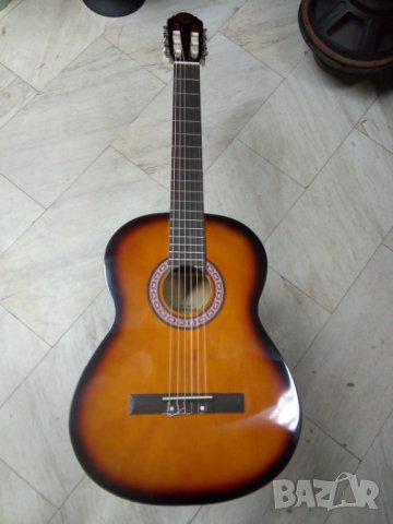 Класическа китара 4/4 CONSTATINOPOL с калъф, снимка 1