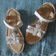 Clarks детски сандали номер 27 (9F), снимка 1 - Детски сандали и чехли - 18544204