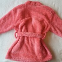 Плюшен детски халат в розово размер 104/110, снимка 3 - Хавлии и халати - 20282078