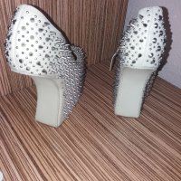 Обувки с шипове , снимка 5 - Дамски обувки на ток - 24426744