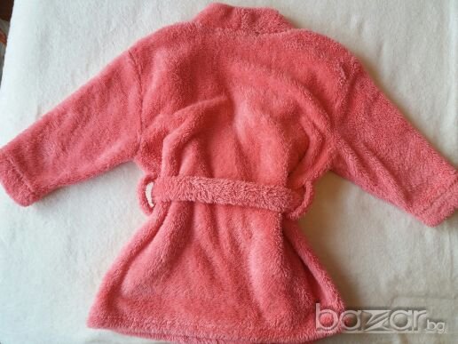 Плюшен детски халат в розово размер 104/110, снимка 3 - Хавлии и халати - 20282078