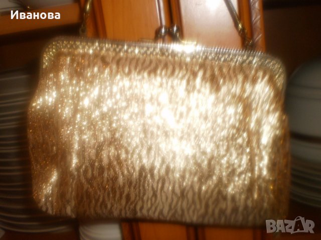 Две красиви ретро чанти - ест. кожа и "златна", снимка 8 - Чанти - 25176693