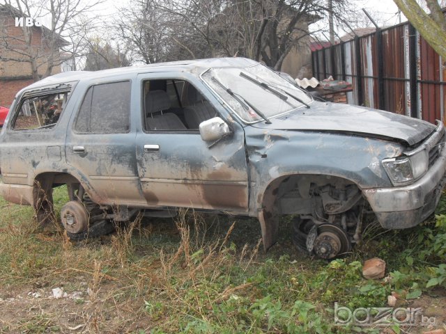 Продавам на части Тойота Хайлукс / Toyota Hilux 2400 тд, снимка 2 - Автомобили и джипове - 12862437