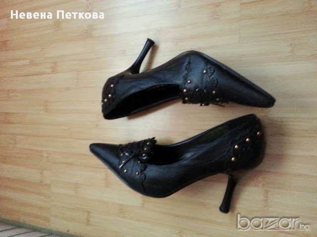 Обувки дамски черни с капси размер 35, снимка 3 - Дамски обувки на ток - 13399126