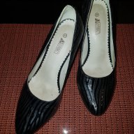 ПРОДАВАМ Обувки на Мегияс, снимка 1 - Дамски ежедневни обувки - 17626999