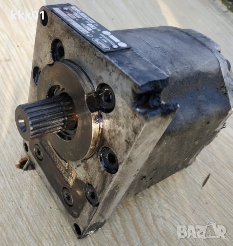 Хидравлична помпа U 16 S.04 сервоуправление TATRA 815 , снимка 4 - Резервни части за машини - 24399966