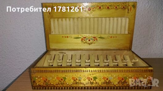 Старинна табакера дървена, снимка 2 - Антикварни и старинни предмети - 22199750