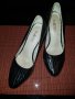 ПРОДАВАМ Обувки на Мегияс, снимка 1 - Дамски ежедневни обувки - 17626999