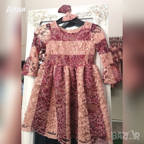 Намалена Дизайнерска дантелена детска рокля с подарък панделка за коса, снимка 1