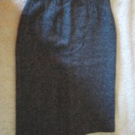 Нов дамски костюм(70% вълна) 46 размер със шал, с етикета, снимка 4 - Костюми - 6269108