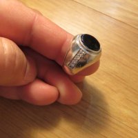 Старинен красив мъжки сребърен пръстен с голям камък  Черен Оникс и красива ръчна изработка, снимка 3 - Пръстени - 25614355