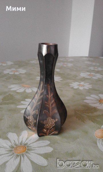 Гравирана декоративна месингова ваза, снимка 1