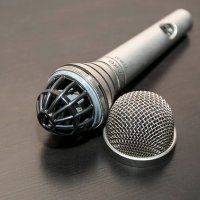 AKG D330 BT Vintage Hypercardioid Dynamic Microphone ретро микрофон, снимка 2 - Микрофони - 22802784