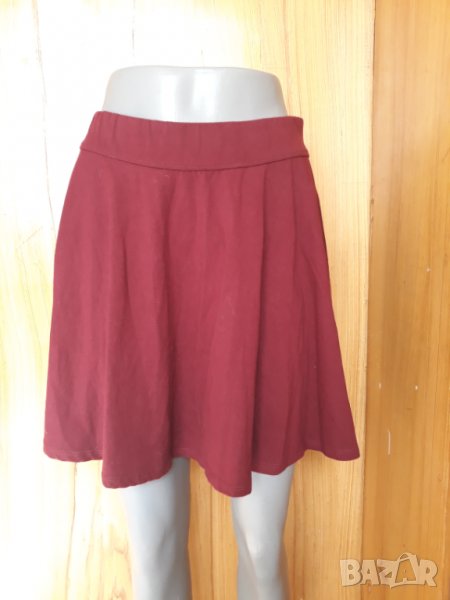 Разкроена къса бордо пола от трико М/Л, снимка 1