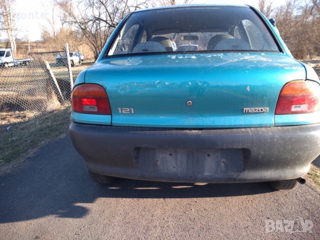 Mazda 121, снимка 4 - Автомобили и джипове - 11729604