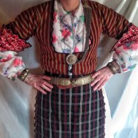 Автентична носия от Златоград, снимка 4 - Антикварни и старинни предмети - 25616425