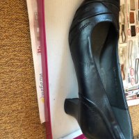Чисто нови черни обувки - неразопаковани