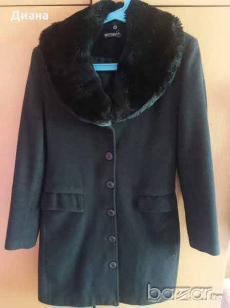 Черно дамско палто с подвижна пухена яка, размер 40 т.е. М, снимка 1