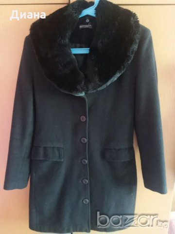 Черно дамско палто с подвижна пухена яка, размер 40 т.е. М, снимка 1 - Палта, манта - 19199925