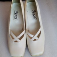 Дамски обувки, снимка 1 - Дамски ежедневни обувки - 21705165