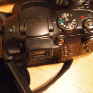 Canon Powershot S3 Is, с чантичка и стойка Hama. Като нов. , снимка 5 - Фотоапарати - 9269061