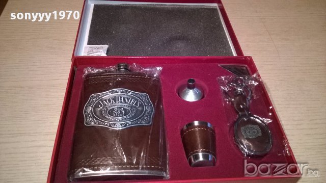Jack daniels-Луксозен подаръчен комплект-24/18/4см, снимка 12 - Антикварни и старинни предмети - 16432356