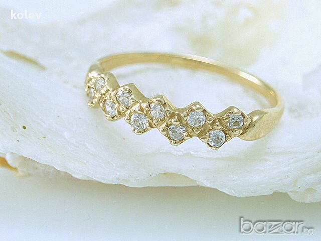  Златен пръстен с циркони -малък царски- 1.18 грама, размер №50.5-51, снимка 3 - Пръстени - 13285879