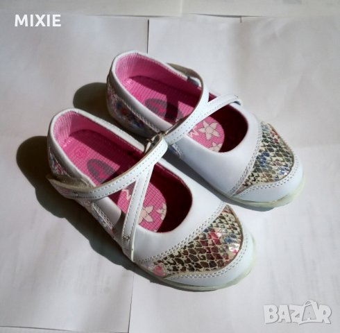 Детски бели обувки, № 26, снимка 2 - Бебешки обувки - 26121385