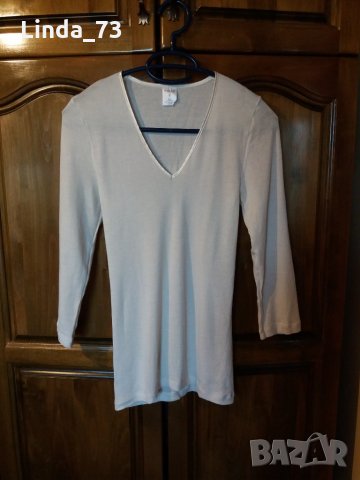 Дам.блузка-"HANRO"-/вълна+коприна/,цвят-кремав. Закупена от Австрия.