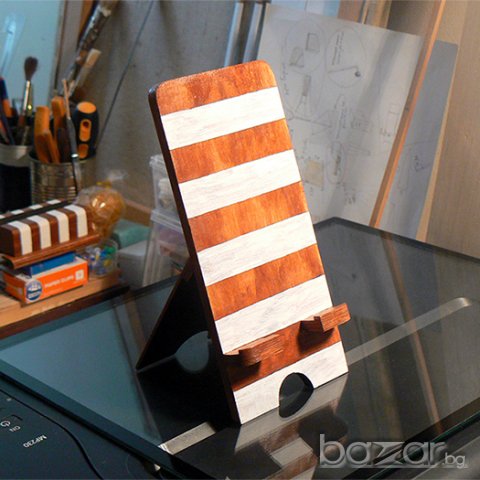 Хендмейд дървена поставка за телефон., снимка 2 - Калъфи, кейсове - 18964688