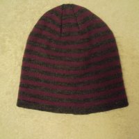 Детска зимна шапка, снимка 1 - Шапки, шалове и ръкавици - 18866212