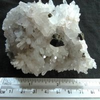 № 67  Млечен кварц,Кварцова друза,Планински кристал, Кристали, Минерали, , снимка 2 - Други - 23887039