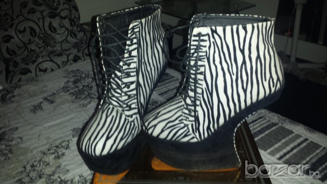 НОВО!!!Екстравагантни обувки, снимка 2 - Дамски боти - 7815888