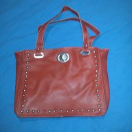 червена чанта, снимка 1 - Чанти - 16515500