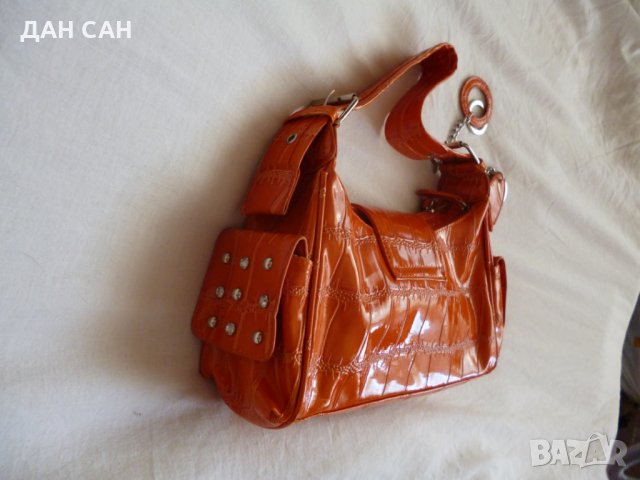 НОВА Дамска чанта Оранж с лак релеф за през рамо - Внос, снимка 9 - Чанти - 23487394