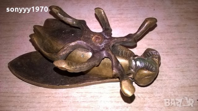 ПОРЪЧАНА-муха-пепелник-мед/месинг-20см-внос швеицария, снимка 5 - Колекции - 24090472