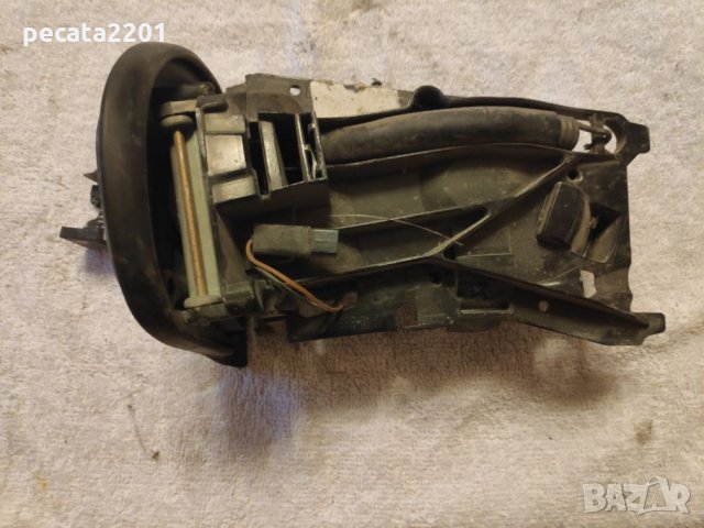 Продавам - оригинална основа ляво огледало за Мерцедес Ц клас w203, снимка 2 - Части - 25414749